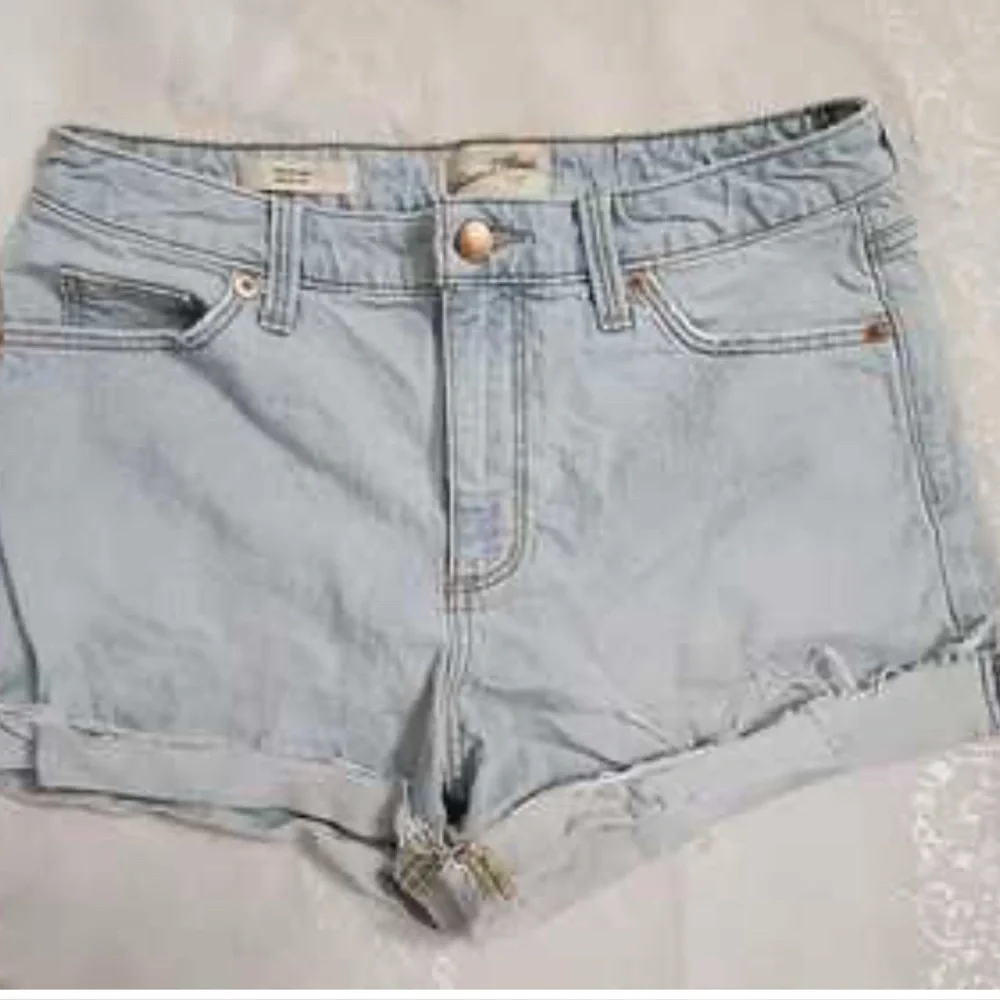 Universal Thread Denim High-Waisted Women Shorts 8/29R